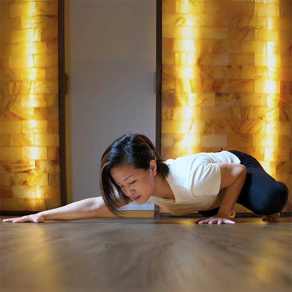 Animal Flow workout at Sky Yoga Singapore focusing on bodyweight movements for strength and mobility.